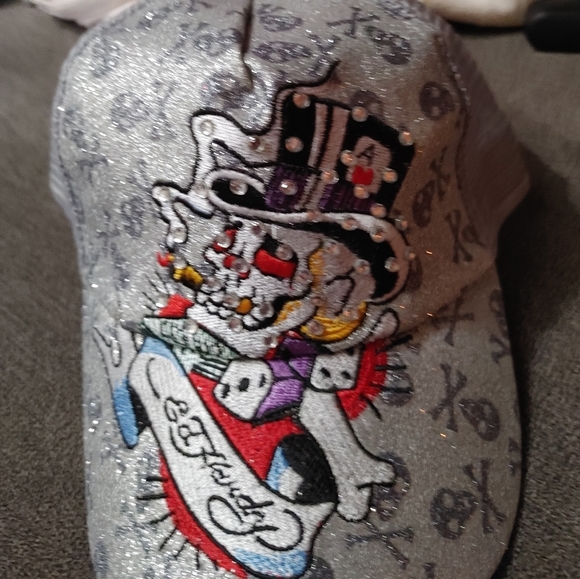 Ed Hardy (Unisex) Silver snapback hat - Picture 1 of 5